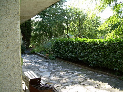 Les Ecureuils : location appartement de vacances dans villa à Pézenas