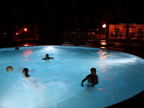 Chalet en Auvergne piscine chauffée, spa, Puy de Dôme, 1 à 3 chambres