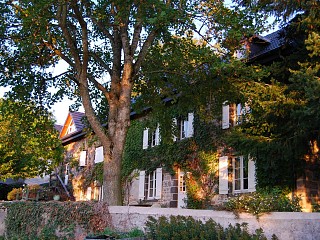 locations vacances Gîte Puy-de-Dôme Campagne à CHATEAUNEUF-LES-BAINS