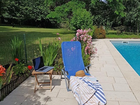 Gîte *** en Dordogne pour 9 pers, piscine privée à Issac. Jardin clos.