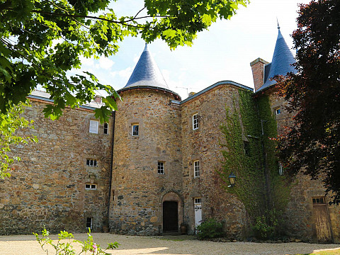 Le Château de la Frogerie, proche du Puy du Fou et du Parc Oriental