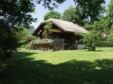 Chalets 5*, sauna Lac de Chalain, Jura, Fr Comté, 85 km Nord Genève