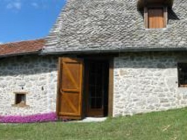 Gîte rural du Mas à Mourjou-en-Châtaigneraie, dans le Cantal (15)