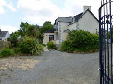 Gîte à Plougasnou, Finistère - Maison des années 30, à 30 m de la mer