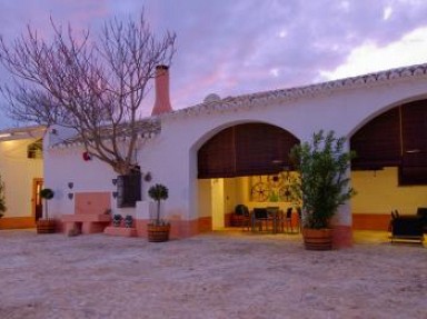 Casa rural completa, cortijo Sierra la Solana - Para 20 personas