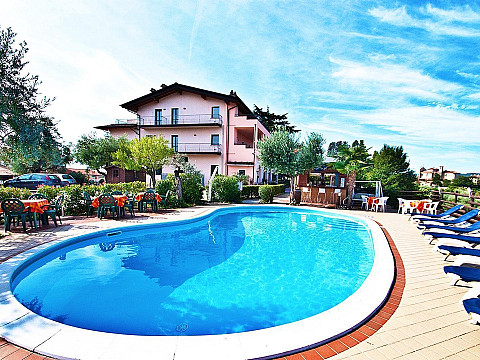 En Lombardie, Lac de Garde, locations avec piscine à Manerba del Garda