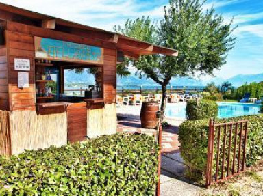 En Lombardie, B&B au Lac de Garde, avec piscine à Manerba del Garda