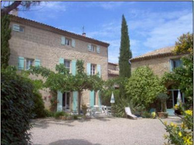 Bastide de charme entre Avignon et Nîmes, à 4km du Pont du Gard