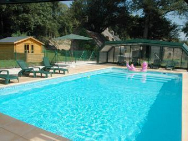 5 gîtes piscine chauffée et couverte à Baud -salle 50 places- Morbihan