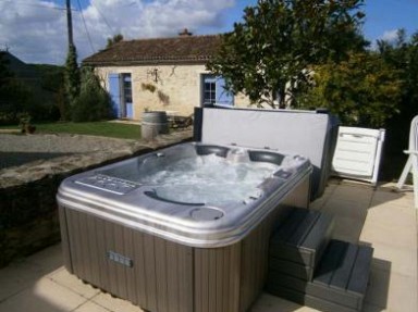 Chambres d'hôtes Vendée à la campagne, 25 mn de la mer, piscine et SPA