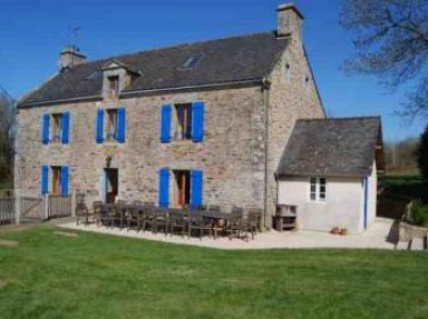 Gîtes de St Léon, Morbihan à Languidic, piscine chauffée et couverte