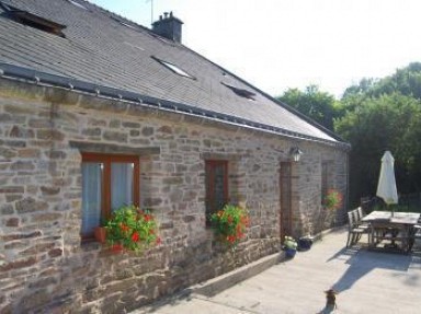 Gîtes de St Léon, Morbihan à Languidic, piscine chauffée et couverte