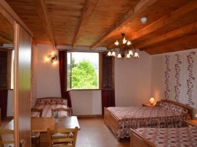 Auberge du Tilleul - Charézier au cœur de la région lacs et cascades