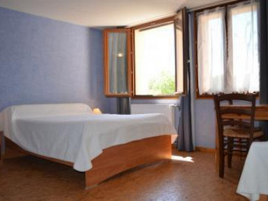 Auberge du Tilleul - Charézier au cœur de la région lacs et cascades