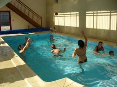 Gite de groupe avec piscine d'intérieur, Mayenne