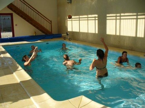 Gite de groupe avec piscine d'intérieur, Mayenne