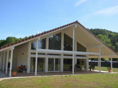 Chalets 5*, sauna Lac de Chalain, Jura, Fr Comté, 85 km Nord Genève