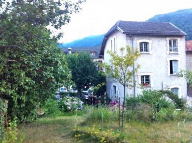 Gîte T3 Ax les Thermes Ariège dans Villa Coecilia avec jardin - Ariège