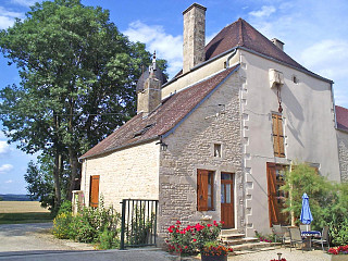 locations vacances Cottage Yonne Countryside à SENNEVOY-LE-BAS