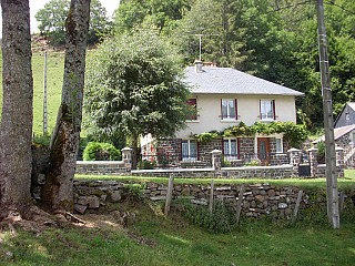 locations vacances Villa Cantal Countryside à CHEYLADE