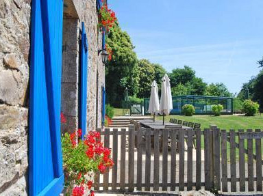 Gîtes de St Léon, Morbihan à Languidic, piscine chauffée et couverte