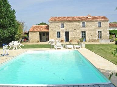 Gîte de Baude, charme et piscine en Vendée dans le Marais Poitevin