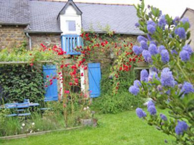 Gîte de charme près du canal d'Ille et Rance, calme et fleuri