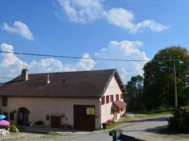 Auberge du Tilleul - Charézier au cœur de la région lacs et cascades