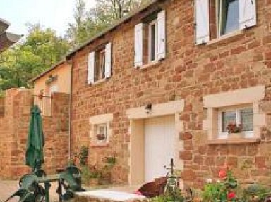 Location gite Aveyron avec piscine, le Domaine de Jouani, 25 km Rodez