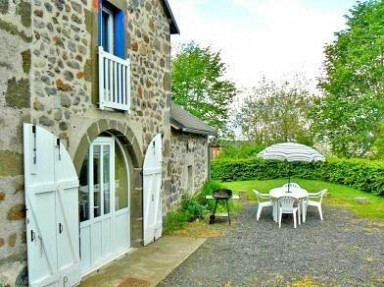 Gîte rural à Cheylade, Cantal, près de Salers et du Massif du Puy Mary