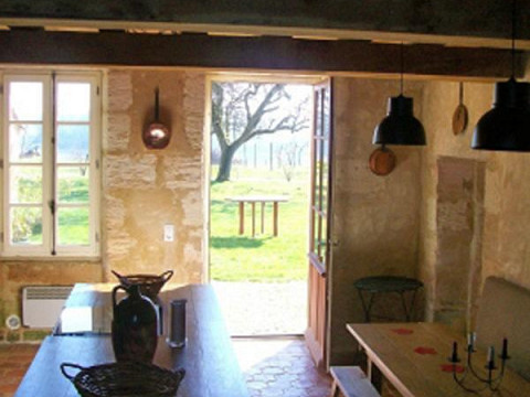 La maison de Bastien au milieu des vignes près de Bordeaux - Gironde