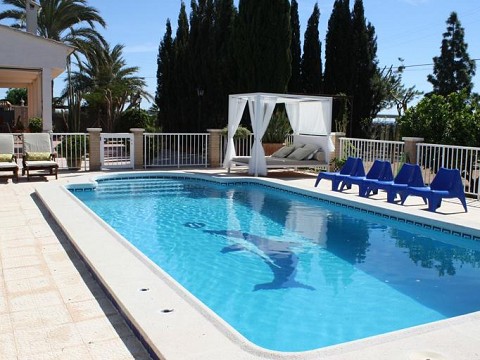 Villa Angeles à Alicante, Espagne - WiFi, piscine privée à Crevillent