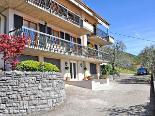 locations vacances Apartment Lombardia Countryside à RIVA DI SOLTO