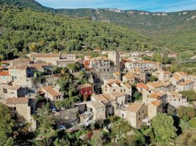 Gîte classé *** sur grand terrain dans village pittoresque - Hérault