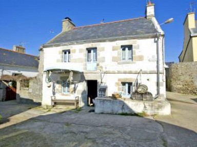 Refuge de mer sur l'île de Sein dans le Finistère, dans demeure du XVe