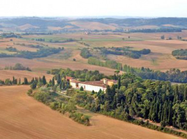 Gîte dans l'Aude à Airoux, Languedoc, face à la chaîne des Pyrénées