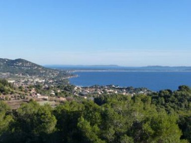 *** Beau T2 à 500 m de la plage, vue mer, entre Toulon et Hyères - Var