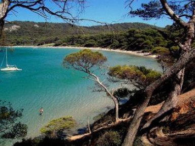 *** Beau T2 à 500 m de la plage, vue mer, entre Toulon et Hyères - Var