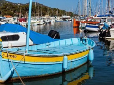 *** Beau T2 à 500 m de la plage, vue mer, entre Toulon et Hyères - Var