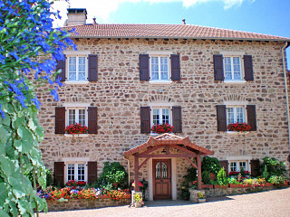 locations vacances Bed and breakfast Rhône Countryside à BOURG-DE-THIZY