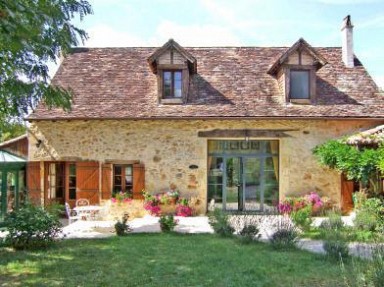 Gîte *** en Dordogne pour 9 pers, piscine privée à Issac. Jardin clos.