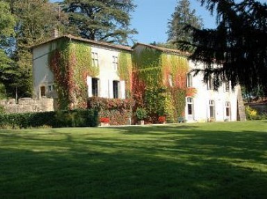 Domaine de Brassac 2 Gites et 3 Chambres d'hôtes Charente avec piscine