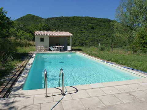 Gîtes avec piscine à la Ferme des Aubes, en pleine nature Val de Drôme