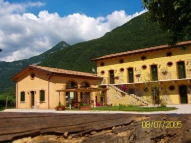 Gîte rural proche Lac de Garde et Vérone, à Brentino, Vénétie (Veneto)