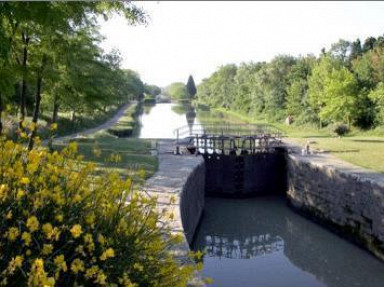 Gîtes avec piscine chauffée à 8 km de Carcassonne à Ventenac-Cabardès