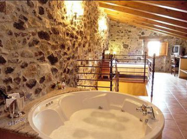 Vacances rurales Catalogne à Girona, chambres avec piscine et jacuzzi