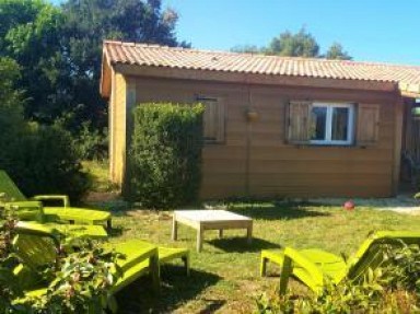 Gîte 4/6 pers. proche Gorges de l'Ardèche, piscine chauffée et jacuzzi