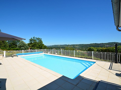 La Laureraie, villa de plain-pied, piscine privée chauffée en Dordogne