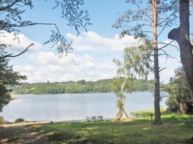 Location Corrèze en chalet tout confort 6 pers au bord du Lac à Neuvic