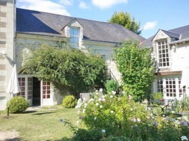 Maison traditionnelle Val de Loire- campagne 5 km Chinon - Piscine